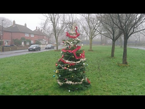 Walking about in New Addington Live! 25/12/2021 - Mobile Stream (262)