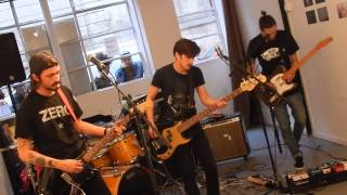 Man is not a Bird - Tendresse - Le Nid - 08.07.15