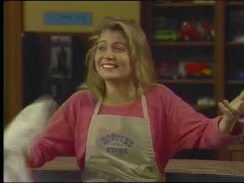 Sesame Street 2940: The Elmo News Covers Prairie Dawn's Birthday (1992)