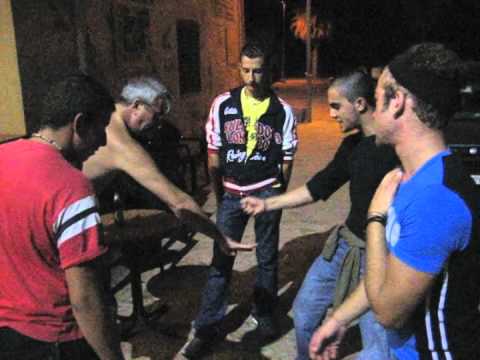 Morra - Italians playing Morra in the street