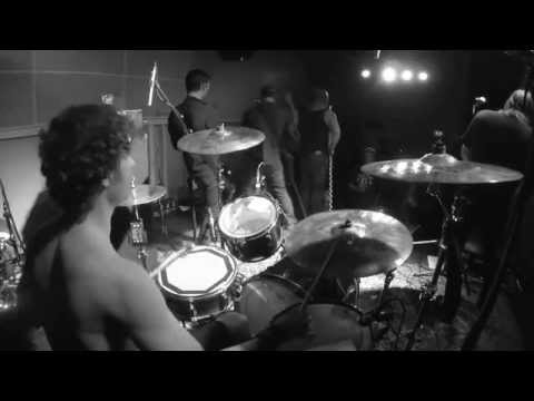 Drumthrone colapsing