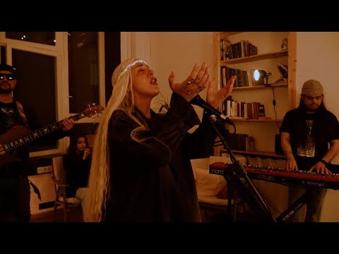 Megi Gogitidze - Matarebeli / მეგი გოგიტიძე - მატარებელი (Official Video)