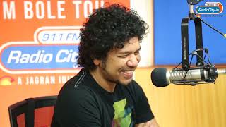 Papon croons Tu Chale Toh for Radio City listeners