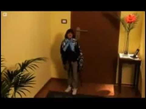 I Soliti Idioti - Mamma Esco Vado A Mangiarmi La Merda