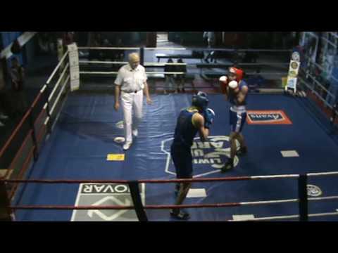 Błachnio Daniel-oficjalny sparing Gliwice 25.04.2010 runda I