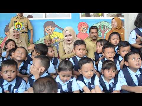 Bupati Kendal melakukan kunjungan ke TK Bhakti Utama Kaliwungu.