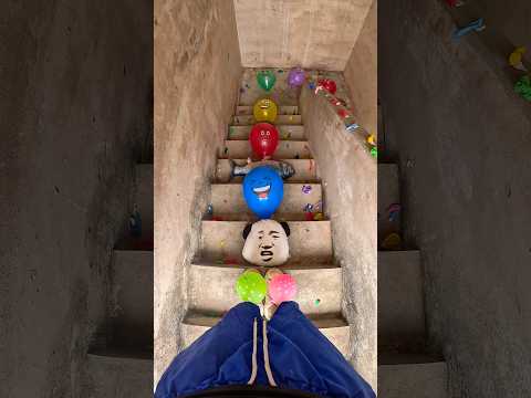 👣🎈💥Challenge the staircase obstacle course and pop the colorful balloons!#shorts