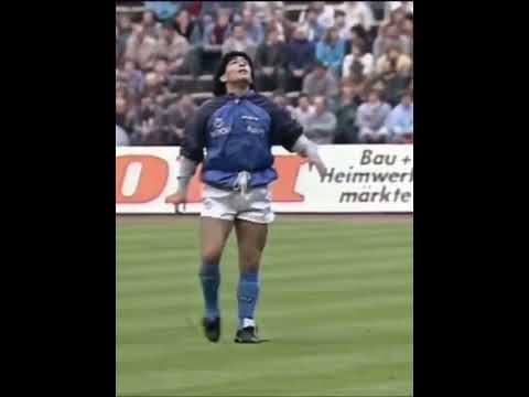 Maradona e Ronaldinho gaúcho os reis do entretenimento #futebol #football #skills