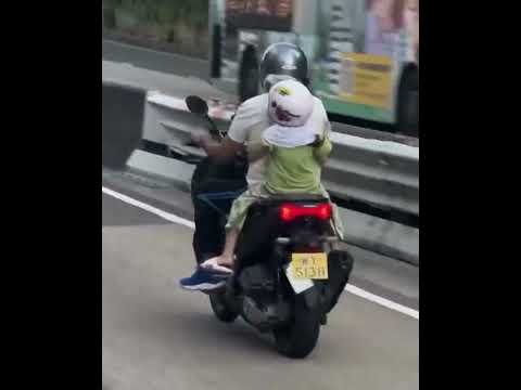 車CAM直擊 - WY5138 你後座位乘客夠秤未？