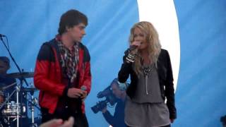 Dean & Sita - Wouldn't Change A Thing - Disney Channel Concert Belgium