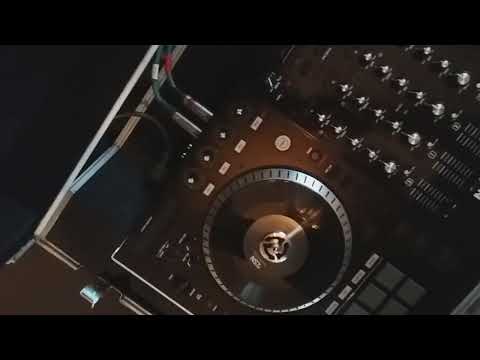 Numark NS7II Motorized DJ Controller-thumb-1