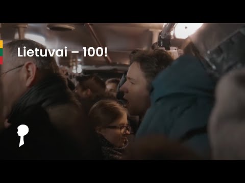 Ąžuoliukas sveikina Lietuvą su Valstybės atkūrimo 100-mečiu