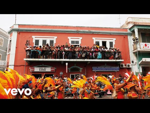Video thumbnail for Pomba (Versão Carnaval)