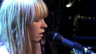 Lucy Rose - "Shiver" (eTown webisode #526)