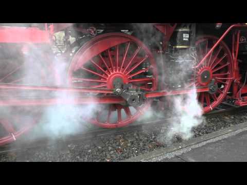 Schnellzugdampf mit 03 1010 und E10 1239 zum Christkindlesmarkt nach Nürnberg