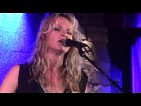 2.  Ana Popovic CW Atlanta 10/8/18. Train