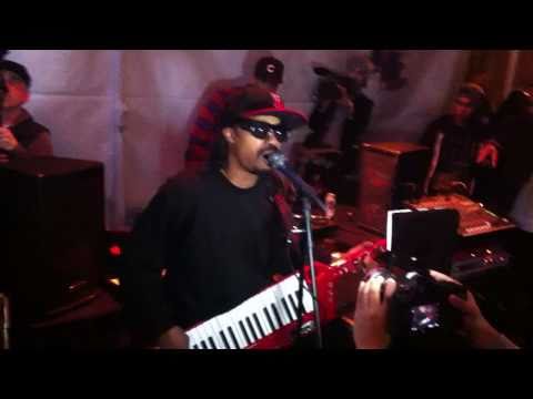 KEEPING THE WEST COAST G-FUNK ALIVE - Dam Funk performance at HvW8 Gallery x Adidas Dogg House