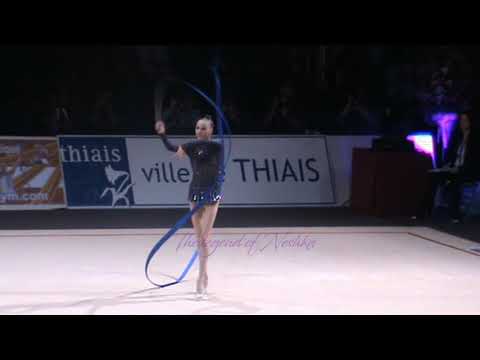 Viktoria MAZUR (UKR) ribbon - 2010 Thiais senior AA
