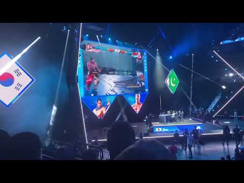 EVO 2022 Tekken 7 Top 8 Grand Finals - Knee vs. Khan - Crowd Cam 4/4