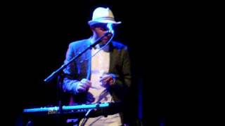 Tina Dickow - Glow (live)