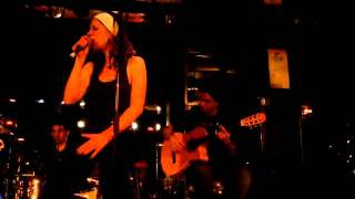 Luisa Maita live in Montreal - Amor e paz