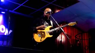 ADRIAN BYRON BURNS Concert Blues Legend au Cherrydon
