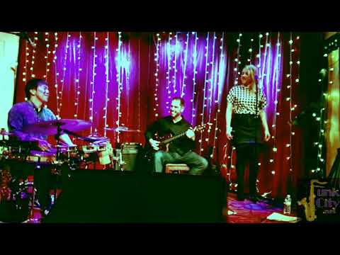 Charlie Hunter Trio featuring Lucy Woodward and Keita Ogawa, Red Light Cafe Atlanta, 2-6-18