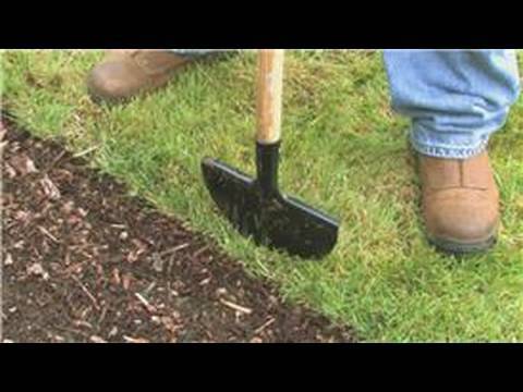 Lawn Care & Landscaping : How to Use a Manual Lawn Edger
