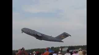 preview picture of video 'Boeing C-17 Globemaster III @Kecskemét 2008'