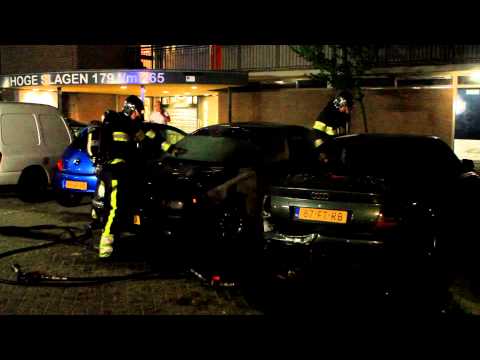 Opnieuw twee auto's in brand in Den Bosch, buurt wakker door autoalarm