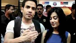 Tusshar Kapoor and Amrita Rao at Dr Batra’s photo exhibition