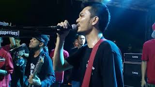 Download lagu Superiots -- kekasih tolol live bekasi mp3