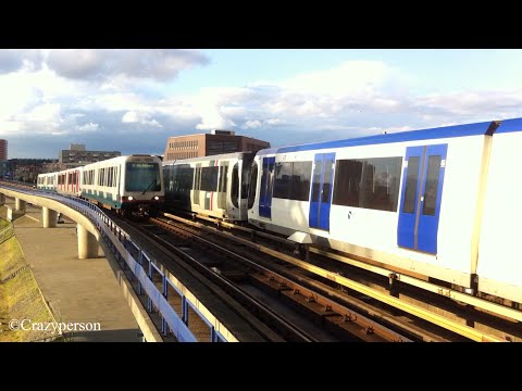 RET metro combi type B en type R op Maashaven Rotterdam (beide richtingen)