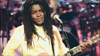 What Happened To Tracy Chapman? | Inside Her Very Private Life video