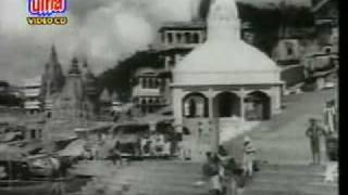 AAO BACHCHON TUMHE DIKHAYEN JHANKI - YouTube