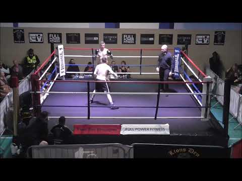 BOUT 7 CHARLIE SMITH V SCOTT HAMMER