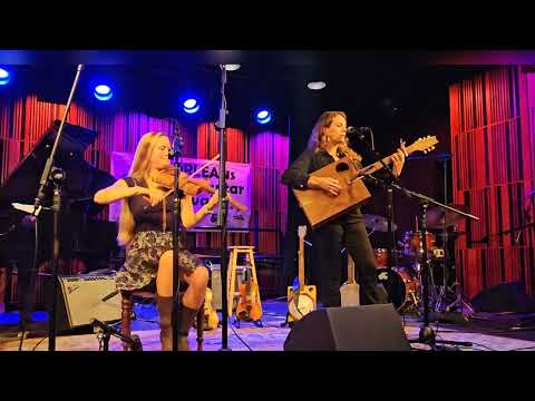 Hillary Klug & Meredith Moon @ The 2026 New Orleans Cigar Box Guitar Festival 