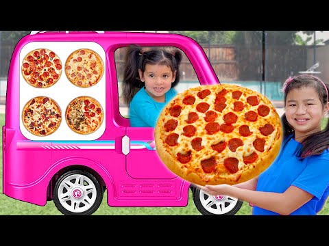 Emma Jannie and Friends Pizza Drive Thru Food Toys Episodes for Kids