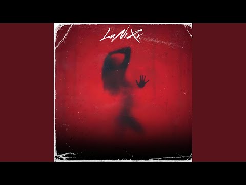 ​Красное платье