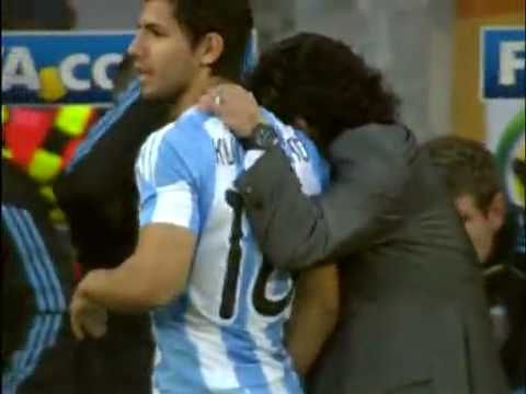Maradona reactions to the Germany goals (Reações de Maradona aos gols da Alemanha) 2010