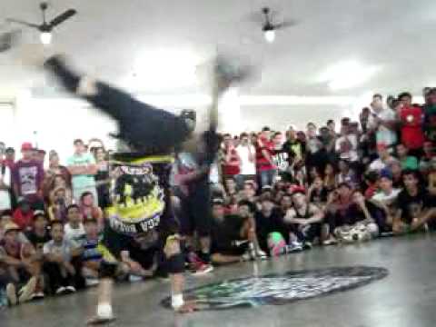 Raw Circles 2012 funk Fockers vs mega break.avi