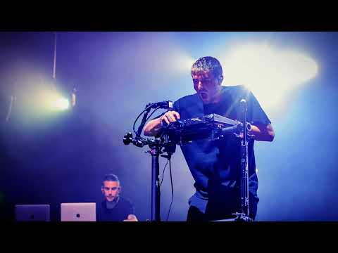 Fred again.. x Bicep - Glue x Clara (the night is dark)