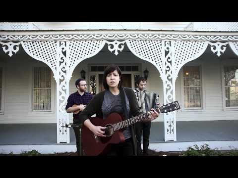Laura Stevenson and the Cans - The Healthy One (Nervous Energies session)