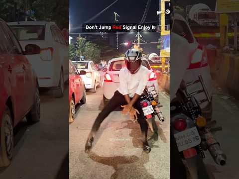 Daavudi- Devara | NTR, Janhvi Kapoor | Anirudh | Subodh Londhe Helmet Guy Viral Traffic Signal Dance