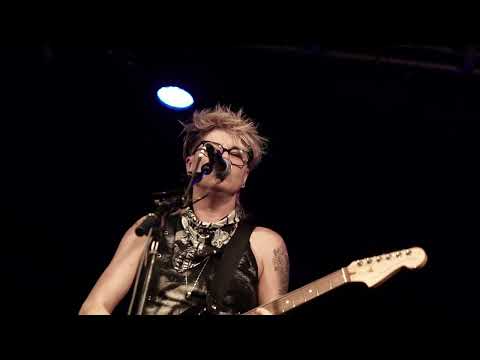 Sonia Leigh   "Thin Ice" (Official Video)