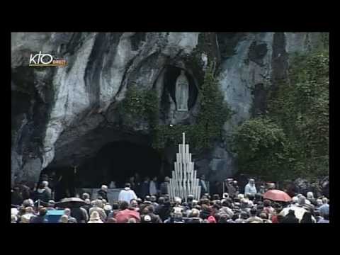 Chapelet à Lourdes