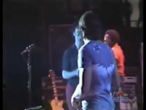 Vinnie Colaiuta live with Frank Zappa.