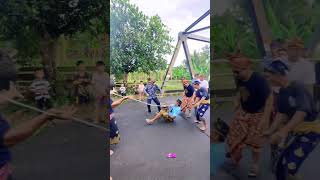 Download lagu Kenapa Bapak Ini 🤔 #gendangbeleq #lombokviral #shortvideo #sasakculture mp3 Download lagu Kenapa Bapak Ini 🤔 #gendangbeleq #lombokviral #shortvideo #sasakculture mp3