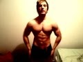 natural bodybuilder muscle flexing 78kg 8% bodyfat lean bulk day 21