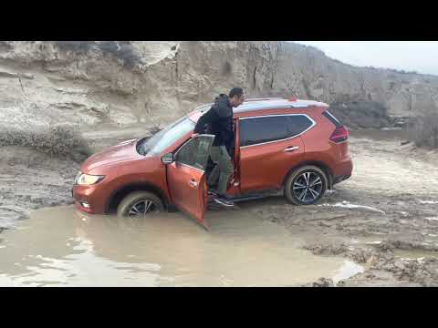 Nissan X-Trail SUV offroad Bardenas Reales (TRAPPED)